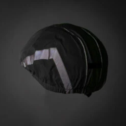 BTWIN COUVRE CASQUE IMPERMEABLE - VISIBILITE NUIT 940 NOIR -Vélos Séries Boutique couvre casque impermeable visibilite nuit 940 noir 2