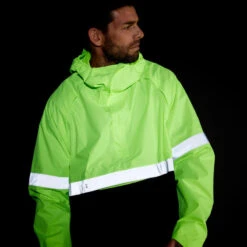 BTWIN PONCHO PLUIE VISIBILITE JOUR NUIT 560 NOIR JAUNE FLUO -Vélos Séries Boutique poncho pluie visibilite jour nuit 560 noir jaune fluo 9