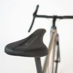 VELO GRAVEL TRIBAN GRVL 900 HOMME Cadre Titane -Vélos Séries Boutique velo gravel triban grvl 900 homme cadre titane 7