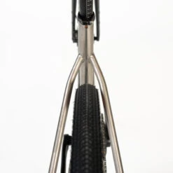 VELO GRAVEL TRIBAN GRVL 900 HOMME Cadre Titane -Vélos Séries Boutique velo gravel triban grvl 900 homme cadre titane 8