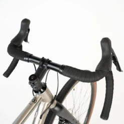VELO GRAVEL TRIBAN GRVL 900 HOMME Cadre Titane -Vélos Séries Boutique velo gravel triban grvl 900 homme cadre titane 9
